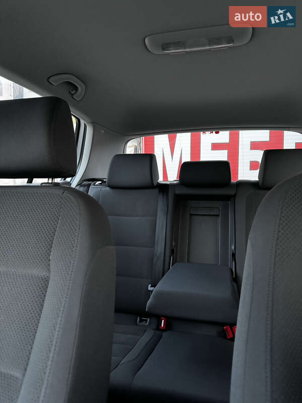 Хетчбек Volkswagen Golf 2005 в Тернополі