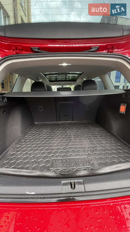 Універсал Volkswagen Golf 2015 в Тернополі