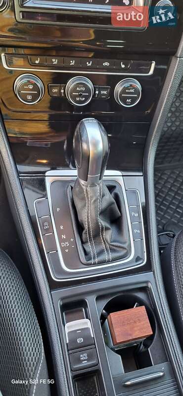 Універсал Volkswagen Golf 2014 в Луцьку