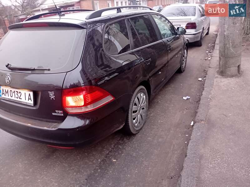 Универсал Volkswagen Golf 2013 в Киеве