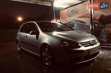 Хетчбек Volkswagen Golf 2004 в Рахові