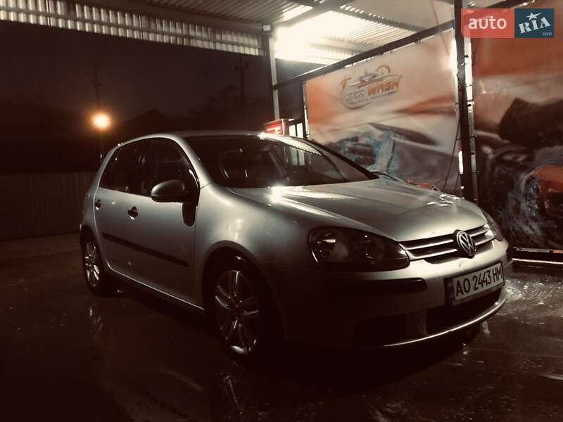 Volkswagen Golf 2004