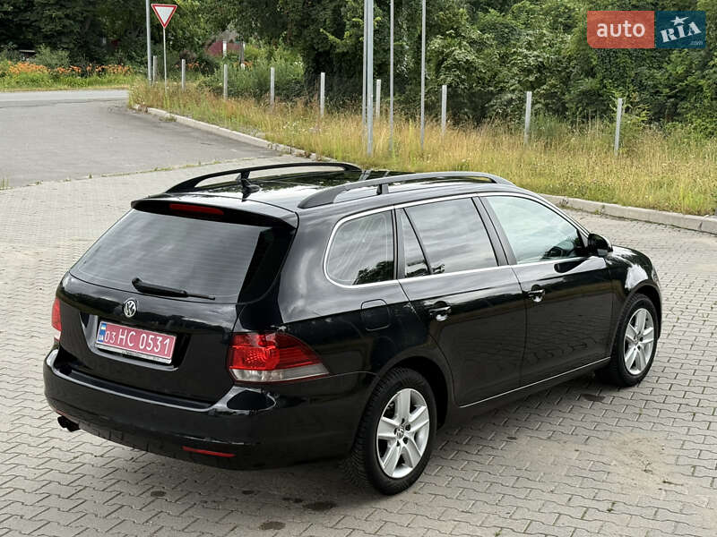Универсал Volkswagen Golf 2010 в Красилове