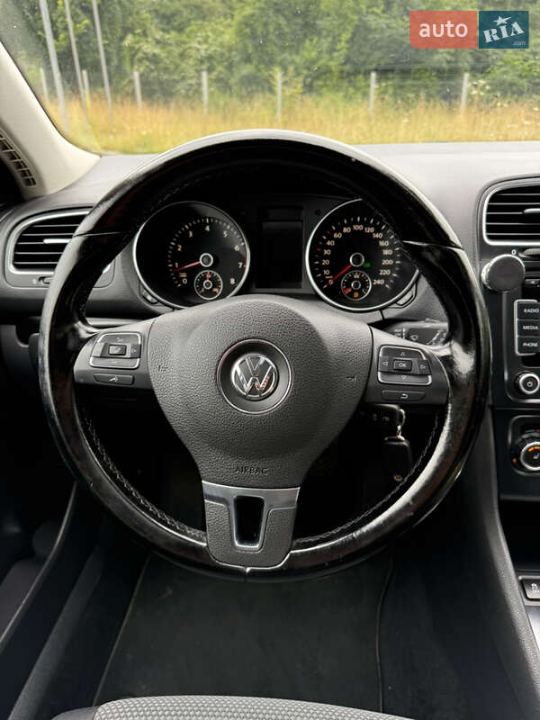 Универсал Volkswagen Golf 2010 в Красилове