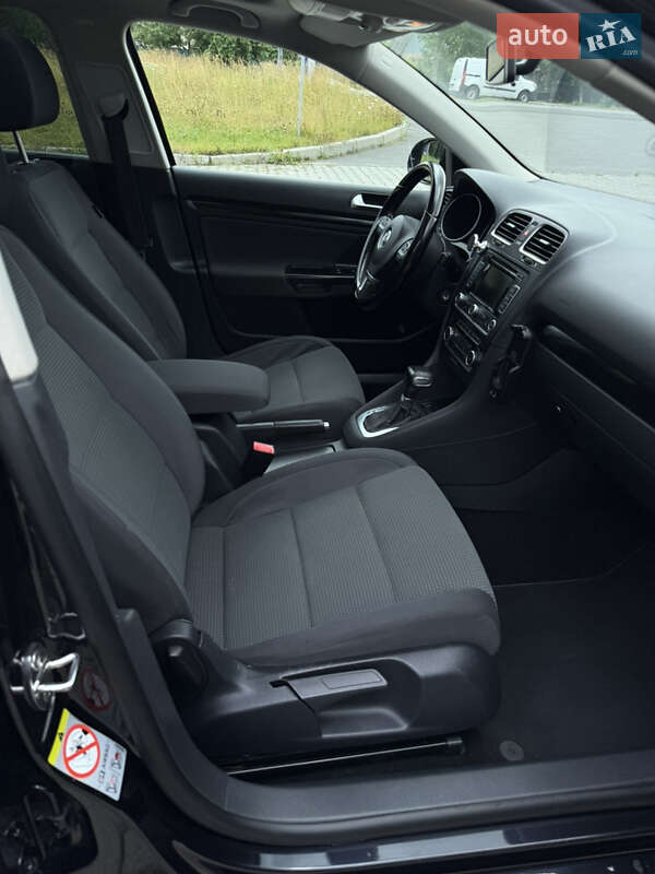 Универсал Volkswagen Golf 2010 в Красилове