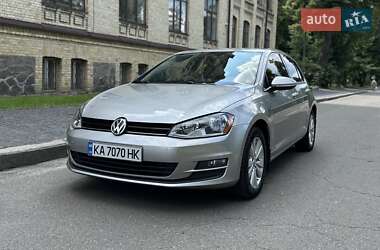 Хэтчбек Volkswagen Golf 2016 в Киеве