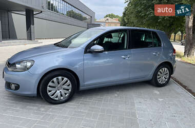 Хэтчбек Volkswagen Golf 2009 в 