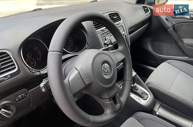 Хэтчбек Volkswagen Golf 2009 в 
