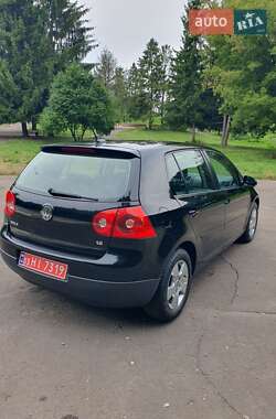 Хэтчбек Volkswagen Golf 2007 в Ровно