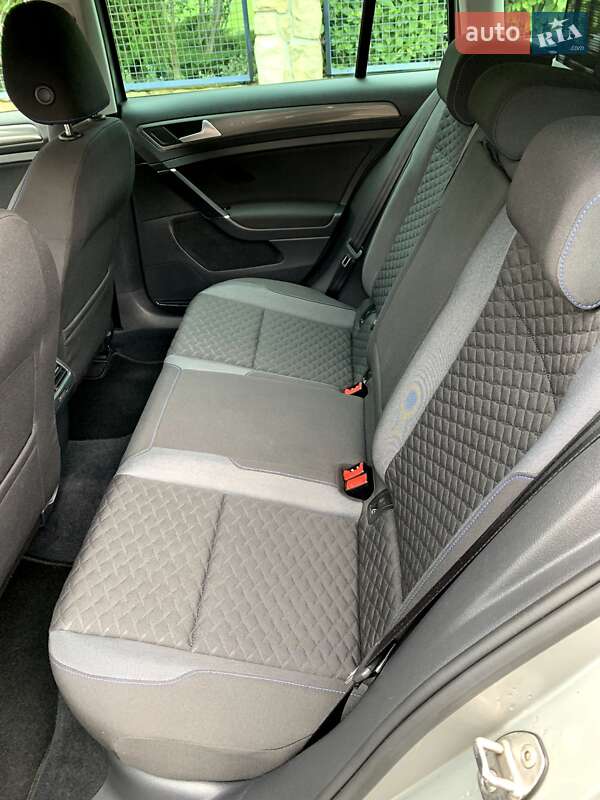 Універсал Volkswagen Golf 2018 в Львові фото 30 Універсал Volkswagen Golf 2018 в Львові