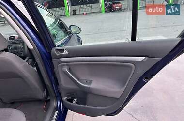 Хетчбек Volkswagen Golf 2006 в 