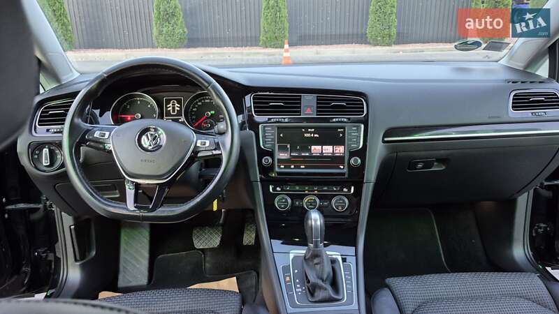 Універсал Volkswagen Golf 2015 в Одесі