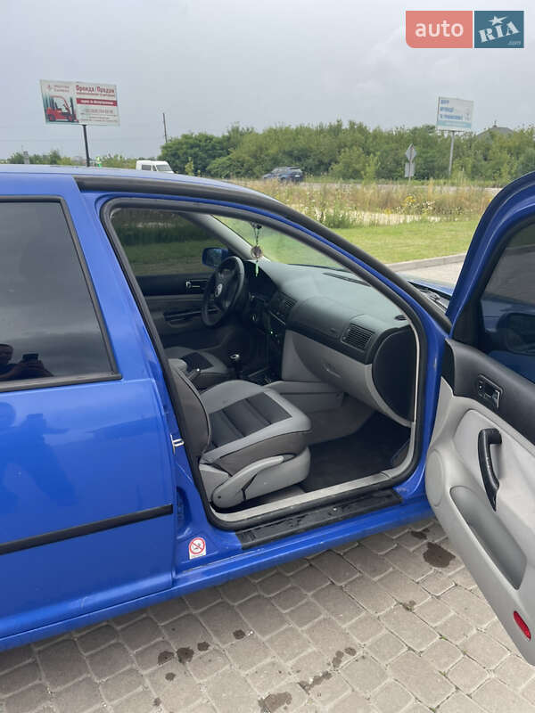 Хетчбек Volkswagen Golf 1998 в Надвірній