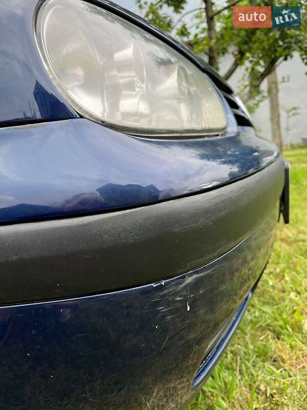 Хэтчбек Volkswagen Golf 2000 в Сарнах