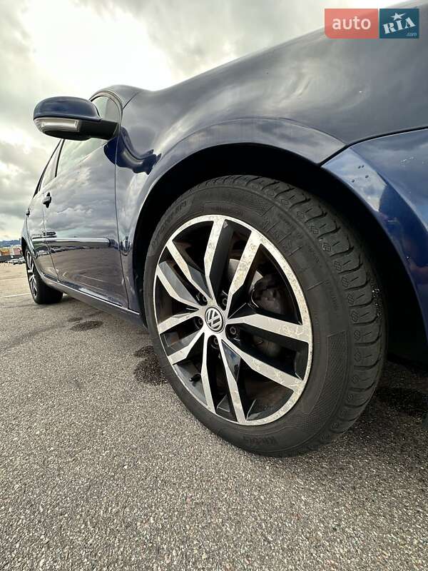 Хэтчбек Volkswagen Golf 2007 в Киеве