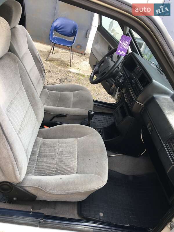 Хэтчбек Volkswagen Golf 1989 в Ковеле