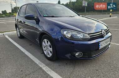 Хэтчбек Volkswagen Golf 2009 в Киеве
