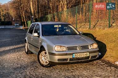 Хэтчбек Volkswagen Golf 2003 в Львове