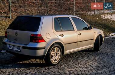 Хэтчбек Volkswagen Golf 2003 в Львове