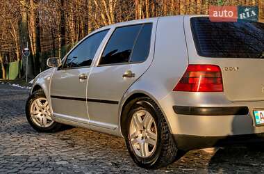 Хэтчбек Volkswagen Golf 2003 в Львове