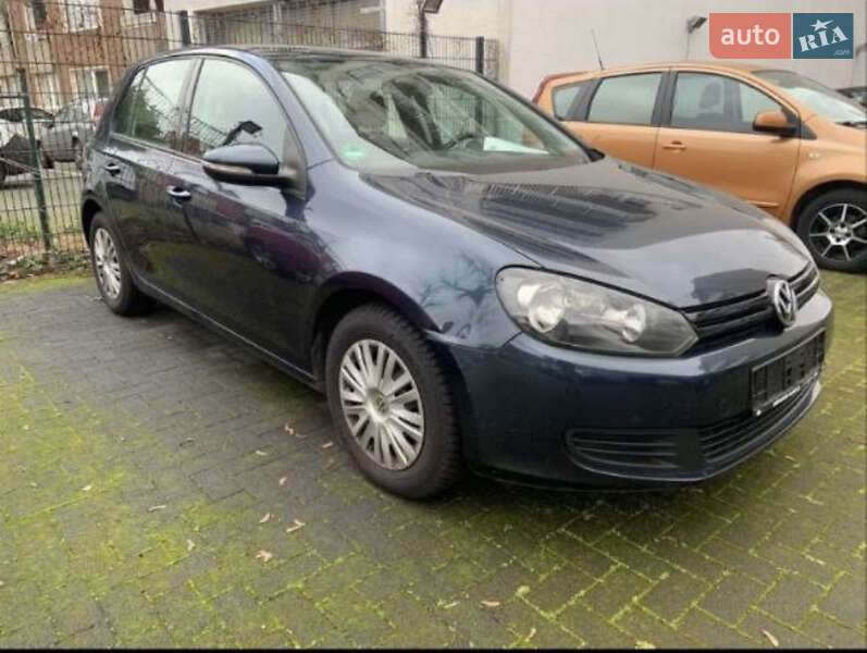 Хэтчбек Volkswagen Golf 2009 в Черновцах