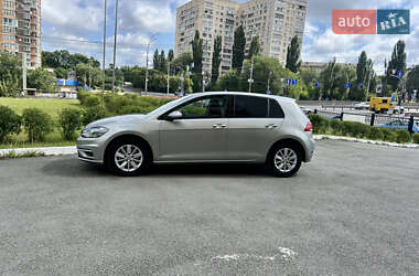 Хэтчбек Volkswagen Golf 2018 в 