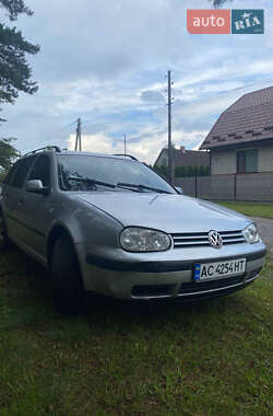 Универсал Volkswagen Golf 2003 в Любомле