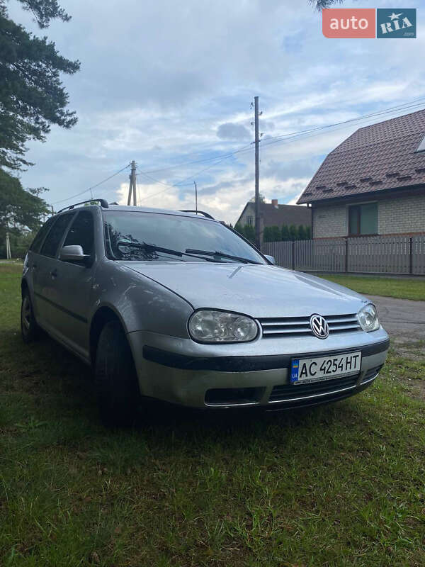 Volkswagen Golf 2003