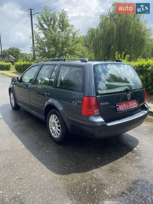 Универсал Volkswagen Golf 2002 в Киеве