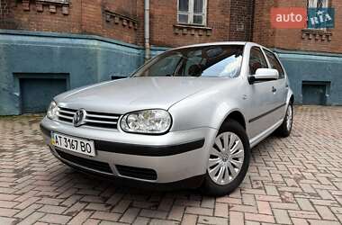 Хэтчбек Volkswagen Golf 2001 в Сумах
