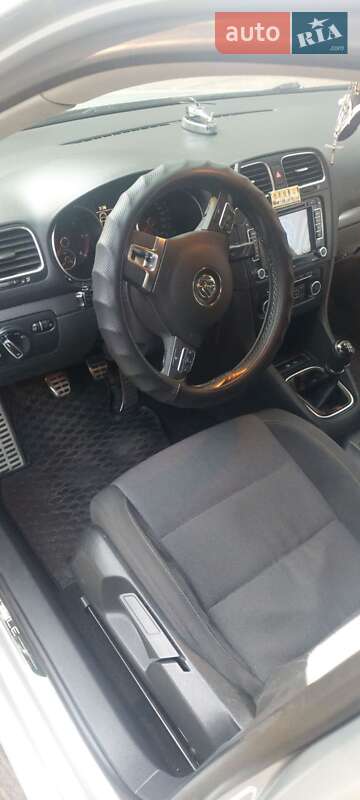 Универсал Volkswagen Golf 2011 в Полтаве