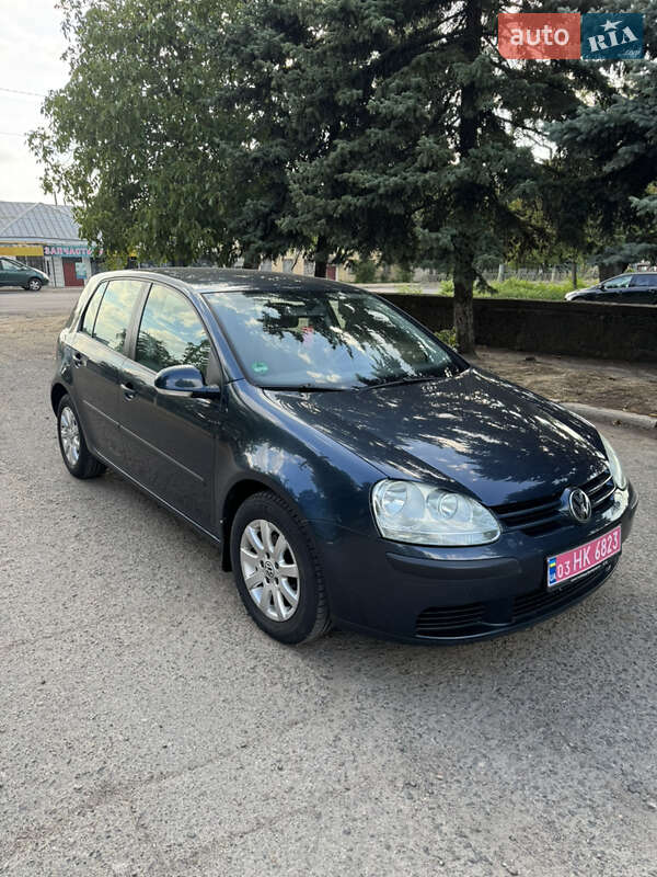Хэтчбек Volkswagen Golf 2006 в 