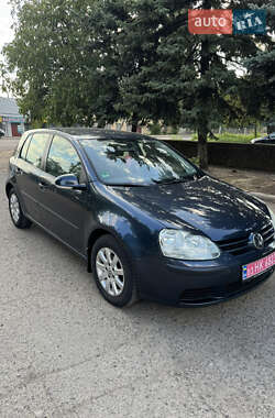 Хэтчбек Volkswagen Golf 2006 в 