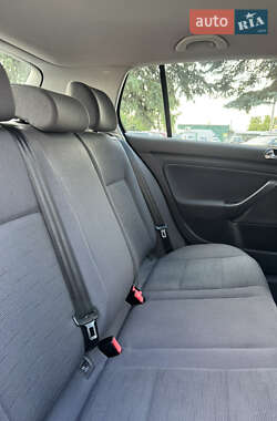 Хэтчбек Volkswagen Golf 2006 в 
