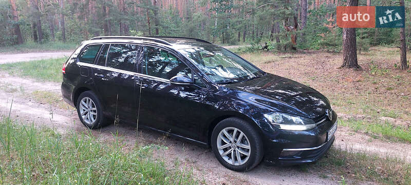 Універсал Volkswagen Golf 2017 в Конотопі