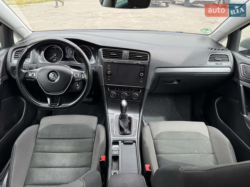 Універсал Volkswagen Golf 2019 в Вінниці