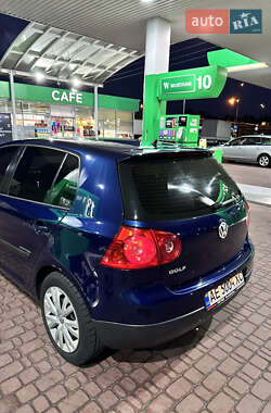 Хэтчбек Volkswagen Golf 2005 в Киеве