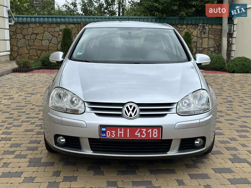 Хэтчбек Volkswagen Golf 2008 в Могилев-Подольске