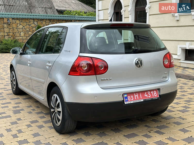Хэтчбек Volkswagen Golf 2008 в Могилев-Подольске