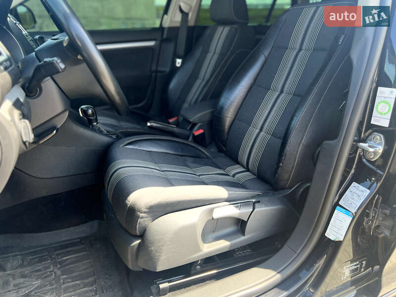 Універсал Volkswagen Golf 2012 в Львові