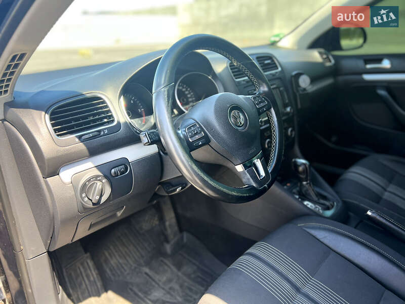 Універсал Volkswagen Golf 2012 в Львові