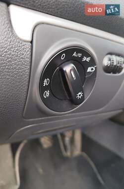 Хэтчбек Volkswagen Golf 2008 в 