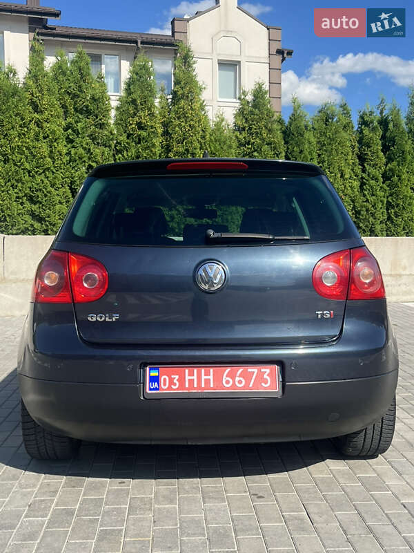 Хетчбек Volkswagen Golf 2007 в Рівному