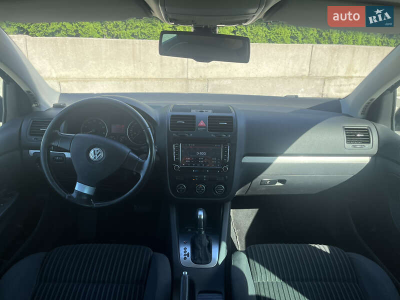 Хетчбек Volkswagen Golf 2007 в Рівному