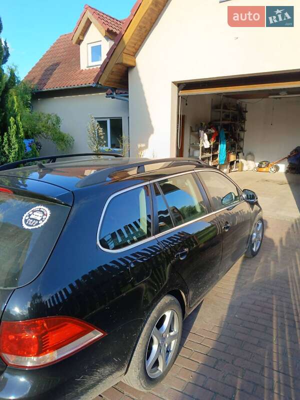 Универсал Volkswagen Golf 2011 в Здолбунове