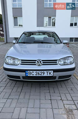 Хетчбек Volkswagen Golf 2003 в Львові