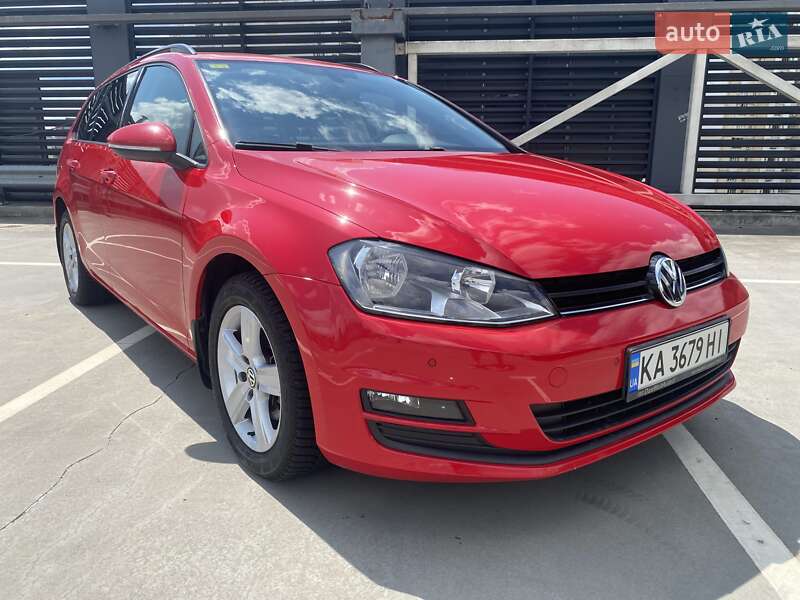 Универсал Volkswagen Golf 2015 в Киеве