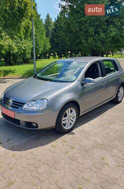 Хэтчбек Volkswagen Golf 2008 в Ровно