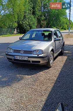 Хэтчбек Volkswagen Golf 2002 в Шостке