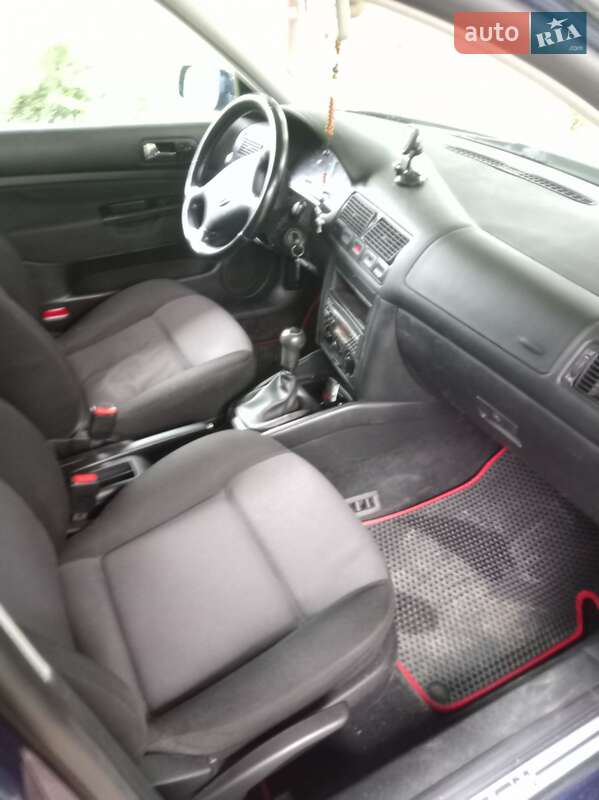 Универсал Volkswagen Golf 2001 в Самборе